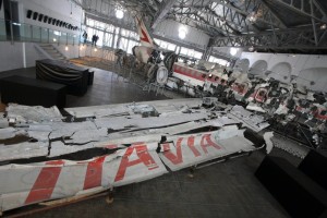 Strage di Ustica, dalla base di Grazzanise alla pista della portaerei francese: i punti chiave della nuova inchiesta / Fanpage